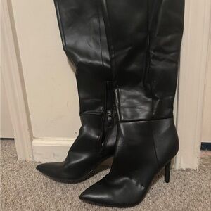 SMALL Black Women's Boots